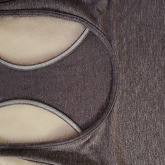 Lululemon Razor back tanks - Picture 4 of 6